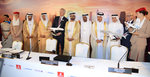Od lewej: His Highness Sheikh Hamdan bin Mohammed Al Maktoum, Crown Prince of Dubai; Sheikh Mansour bin Zayed Al Nahyan Deputy Prime Minister of UAE and Minister of Presidential Affairs of UAE; James McNerney, Boeing Chairman, President and CEO ; Sheikh Mohammed bin Rashid Al Maktoum UAE Vice President, Prime Minister and Ruler of Dubai; His Highness Sheikh Ahmed bin Saeed Al Maktoum, Chairman and Chief Executive, Emirates Airline and Group; His Excellency Ali Sharif Amadi Qatar Minster of Finance and Chairman of Qatar Airways; Akbar Al Baker, CEO Qatar Airways and David Joyce, CEO GE Aviation. Emirates Boeing Signing 02.jpg
