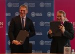 Podpisanie umowy o współpracy.jpg Podpisanie umowy o współpracy.jpg