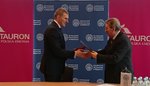 Podpisanie umowy o współpracy TAURON-UE w Katowicach.jpg Podpisanie umowy o współpracy TAURON-UE w Katowicach.jpg