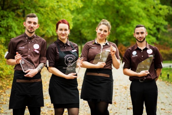 Polacy na podium europejskiego etapu Mistrzostw Barista of The Year 2016! LIFESTYLE, Kariera - Pod dwóch dniach intensywnych zmagań w ramach Finału Europy Mistrzostw Barista of The Year 2016 polscy bariści COSTA COFFEE stanęli na podium!