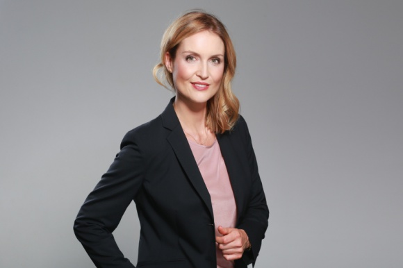 PRACUJĄCA MAMA - CZEGO POTRZEBUJE, BY POGODZIĆ OBIE ROLE? LIFESTYLE, Kariera - Kobiety coraz rzadziej stają przed dylematem: realizacja zawodowa czy macierzyństwo.